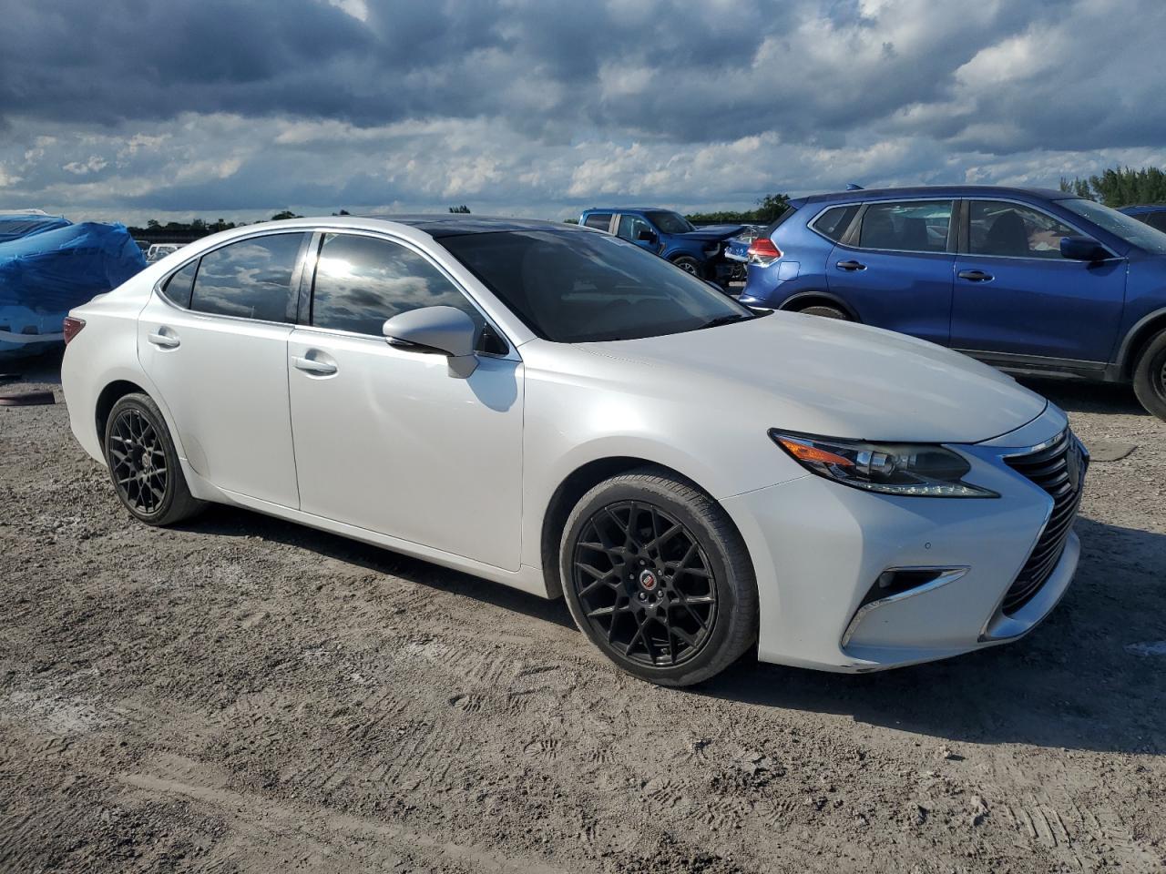2017 Lexus Es 350 - Фото 4