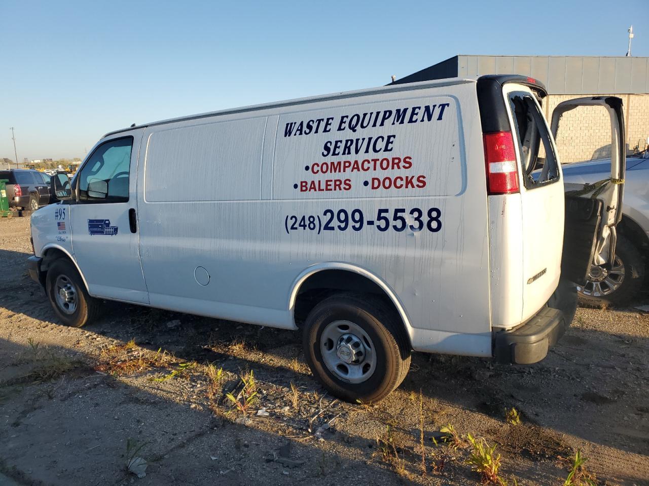 2020 Chevrolet Express G2500 - Фото 2
