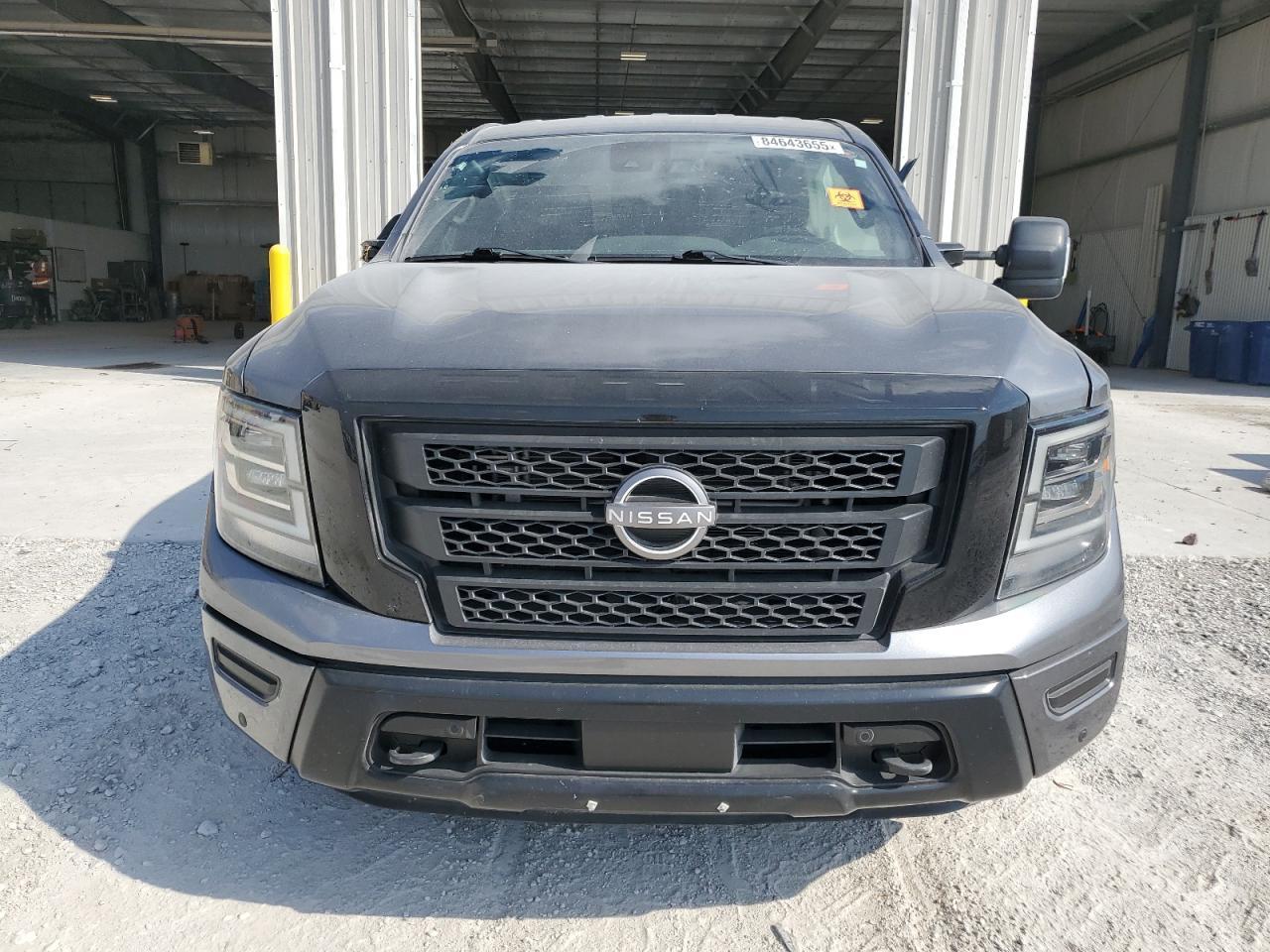2023 Nissan Titan Sv - Image 5