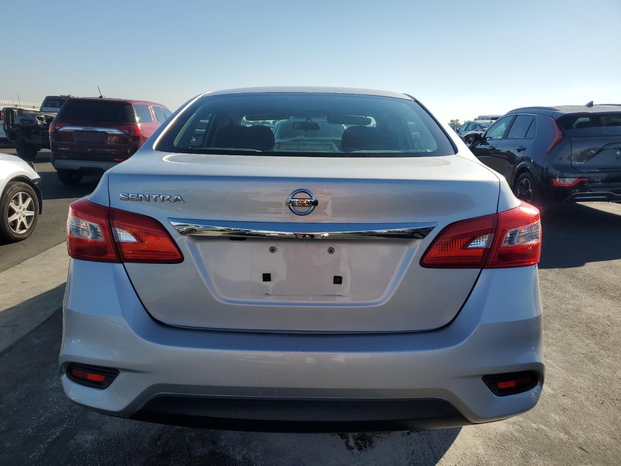 2018 Nissan Sentra S - Фото 6