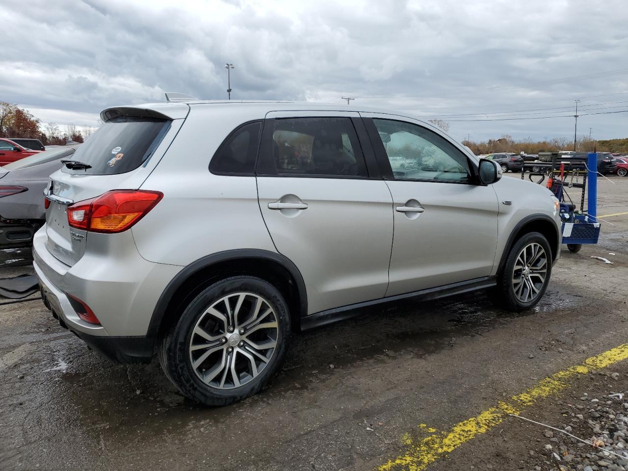 2019 Mitsubishi Outlander Sport Es - Фото 3