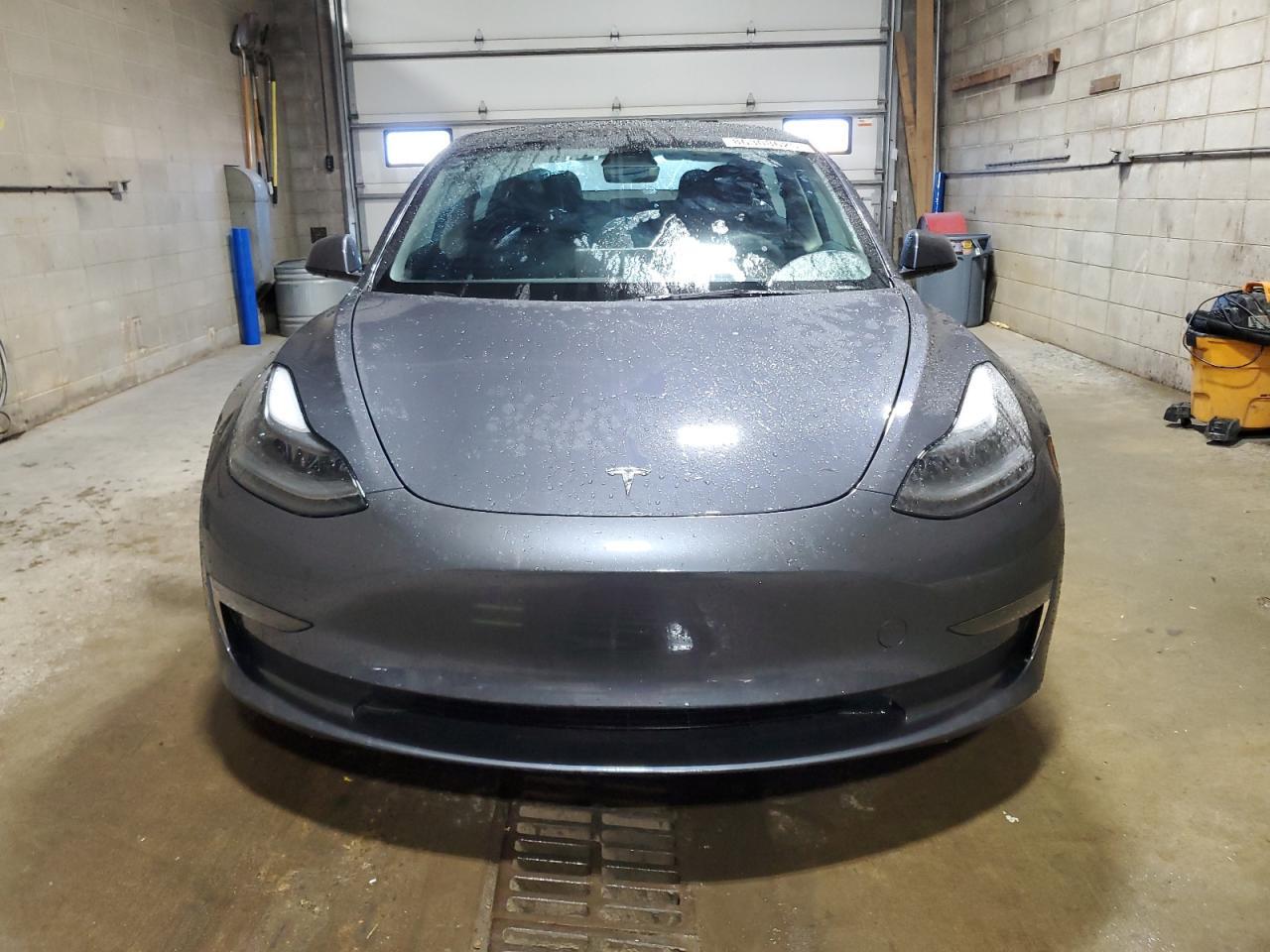 2022 Tesla Model 3 - Фото 5