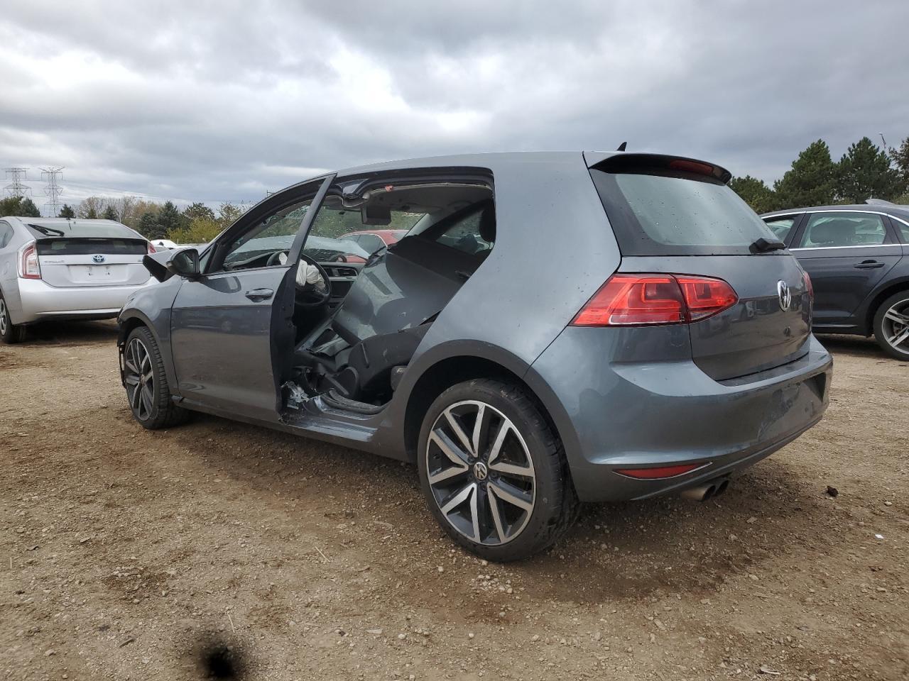 2016 Volkswagen Golf S/Se - Фото 2