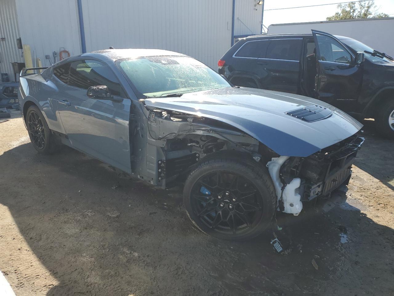 2024 Ford Mustang Gt - Фото 4