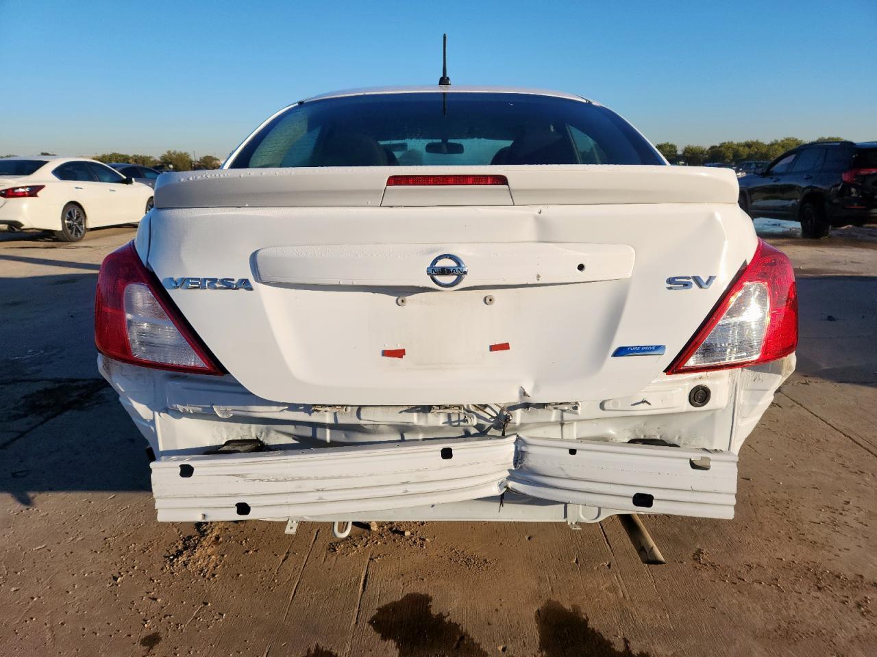 2014 Nissan Versa S - Фото 6