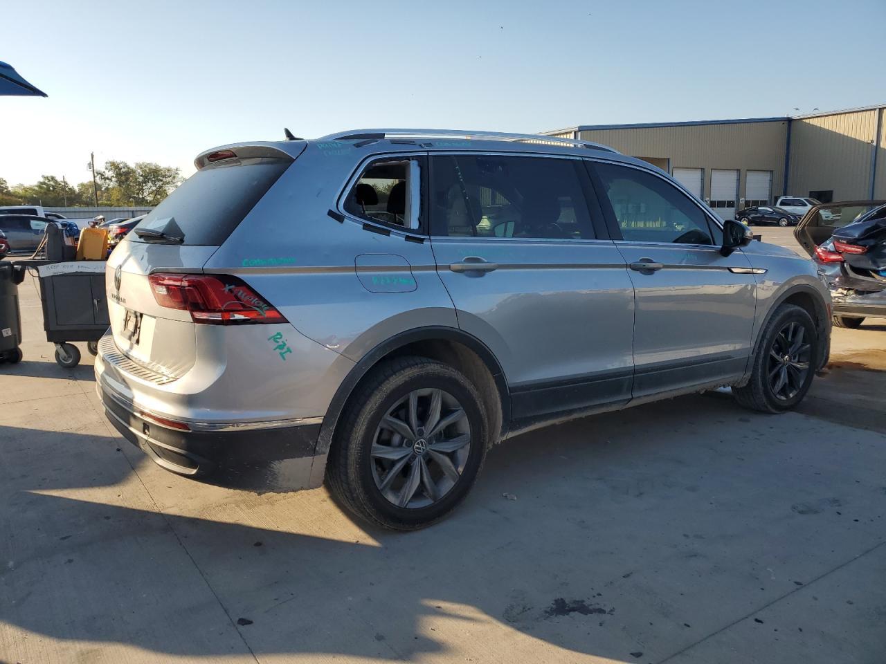 2022 Volkswagen Tiguan Se - Image 3