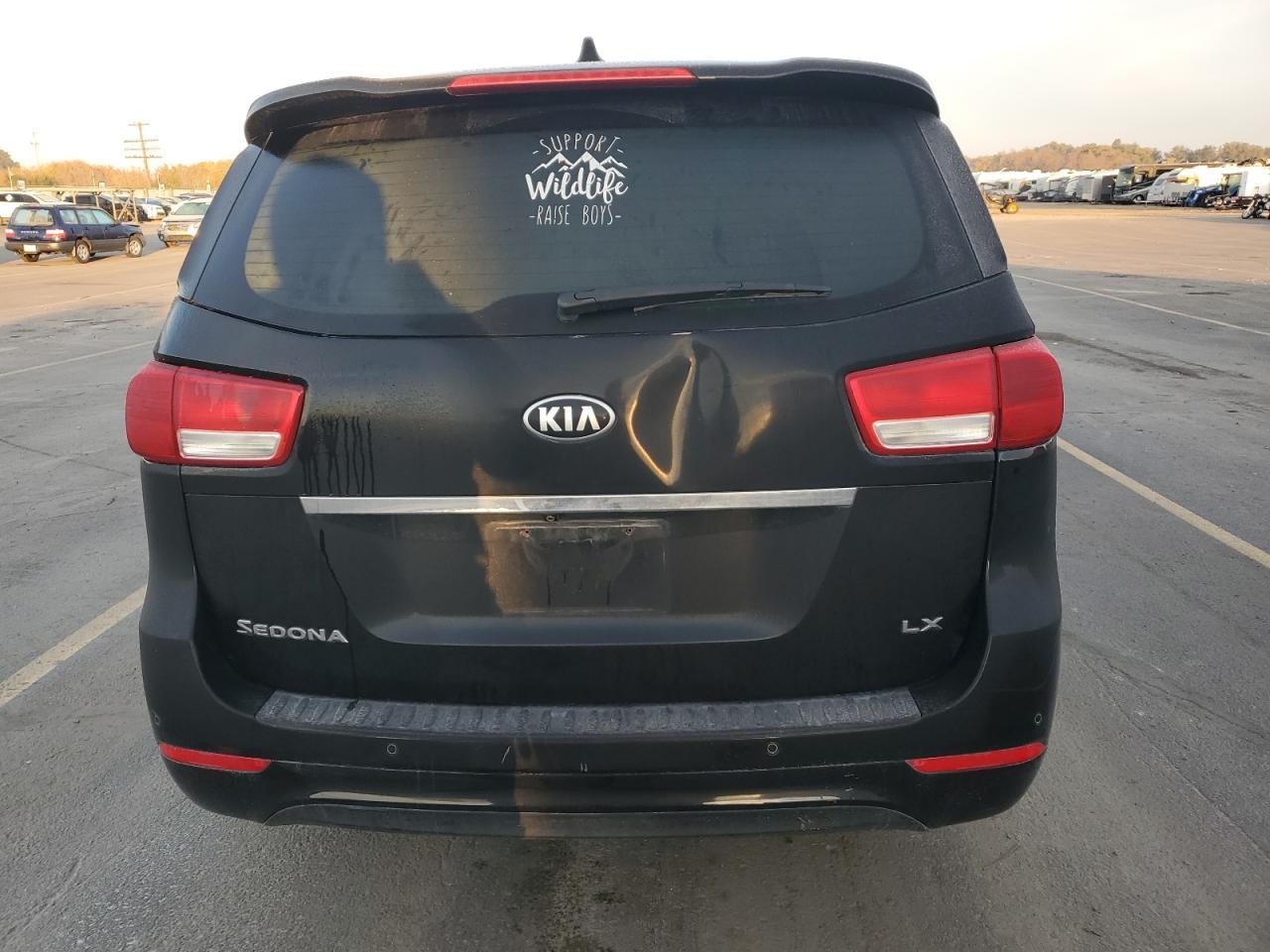 2017 Kia Sedona Lx - Фото 6