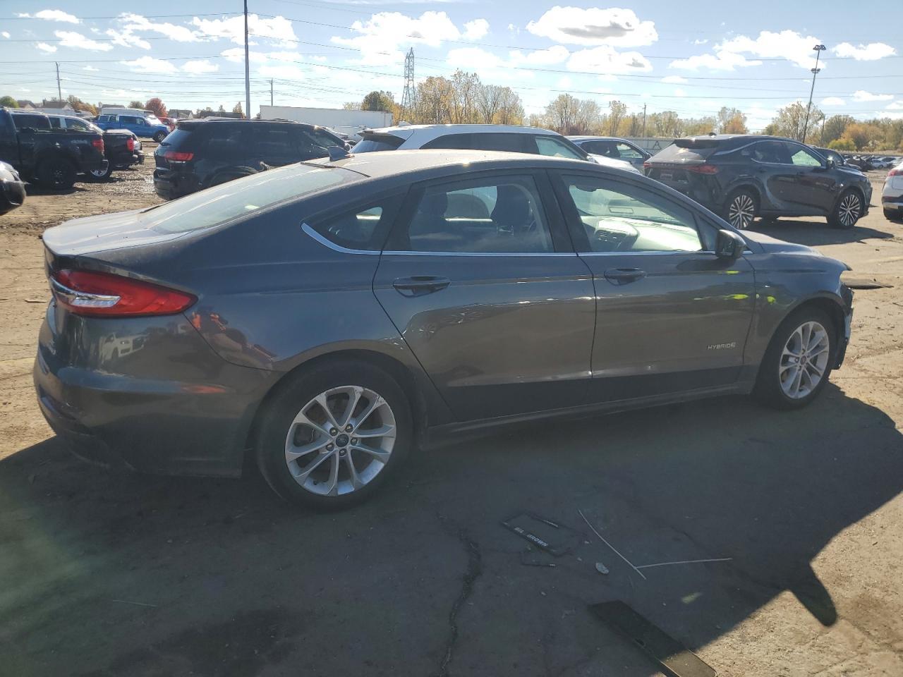 2019 Ford Fusion Se - Фото 3