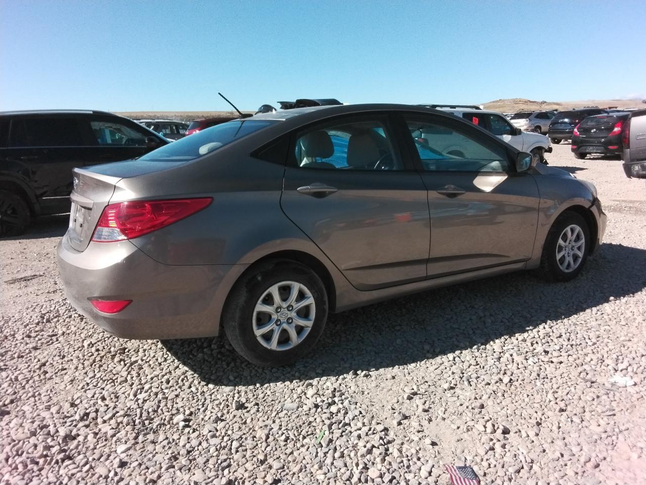 2014 Hyundai Accent Gls - Image 3