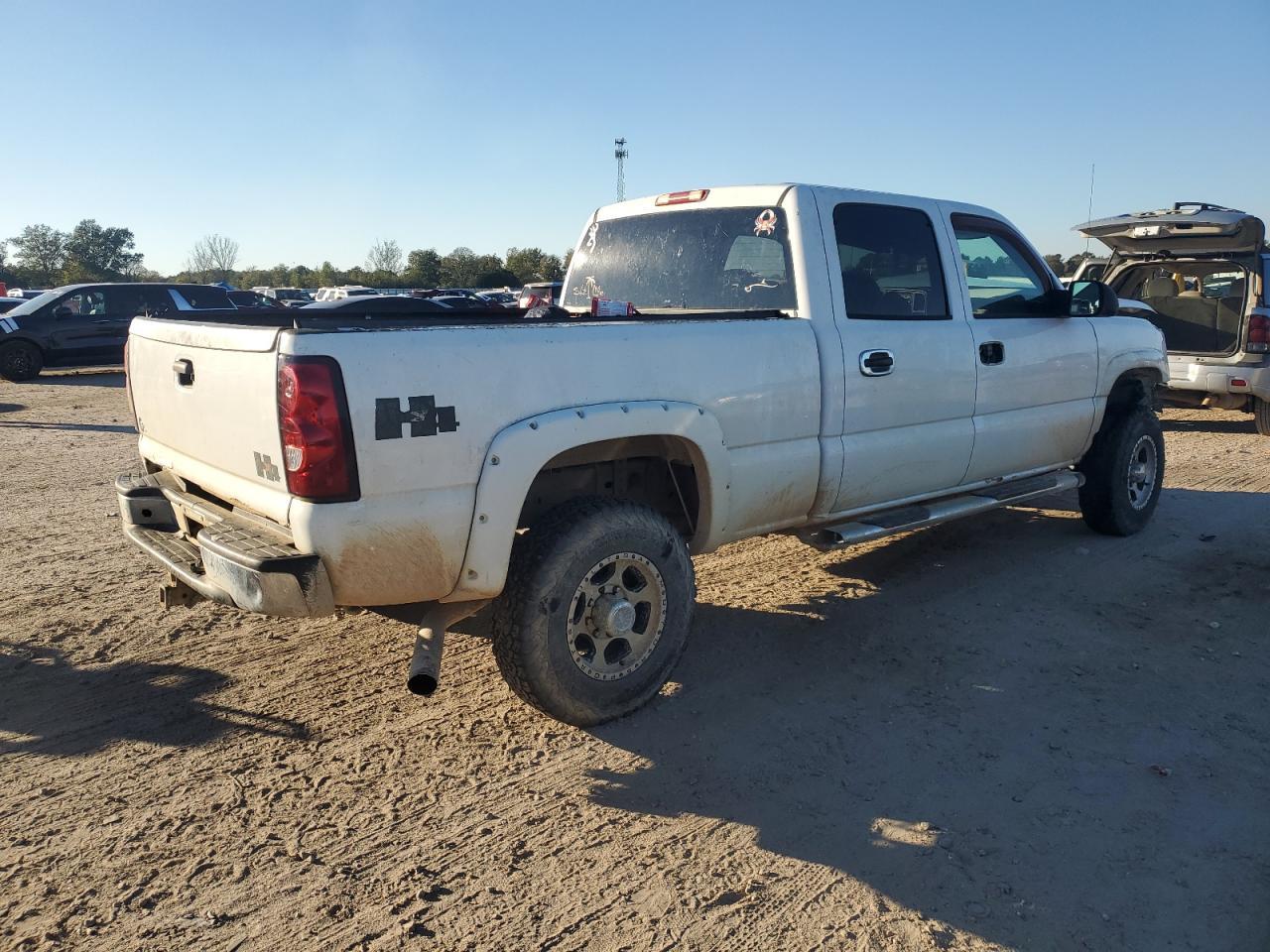 2005 Chevrolet Silverado K2500 Heavy Duty - Image 3