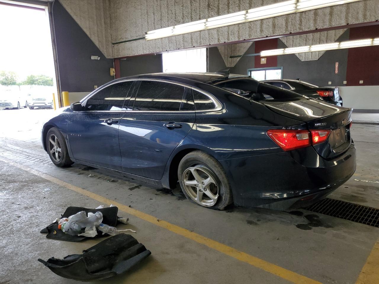 2017 Chevrolet Malibu Ls - Фото 2