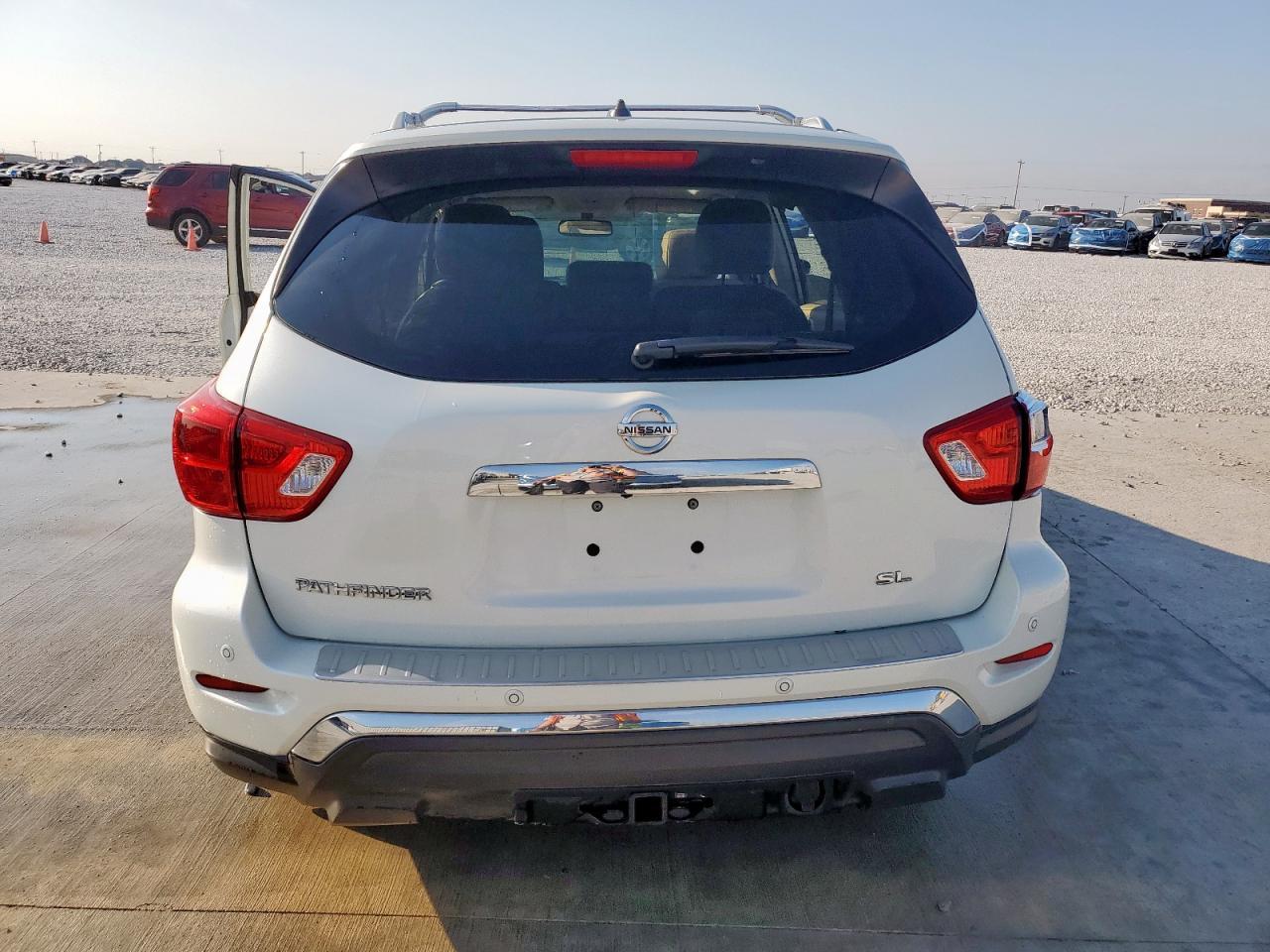 2017 Nissan Pathfinder S - Image 6