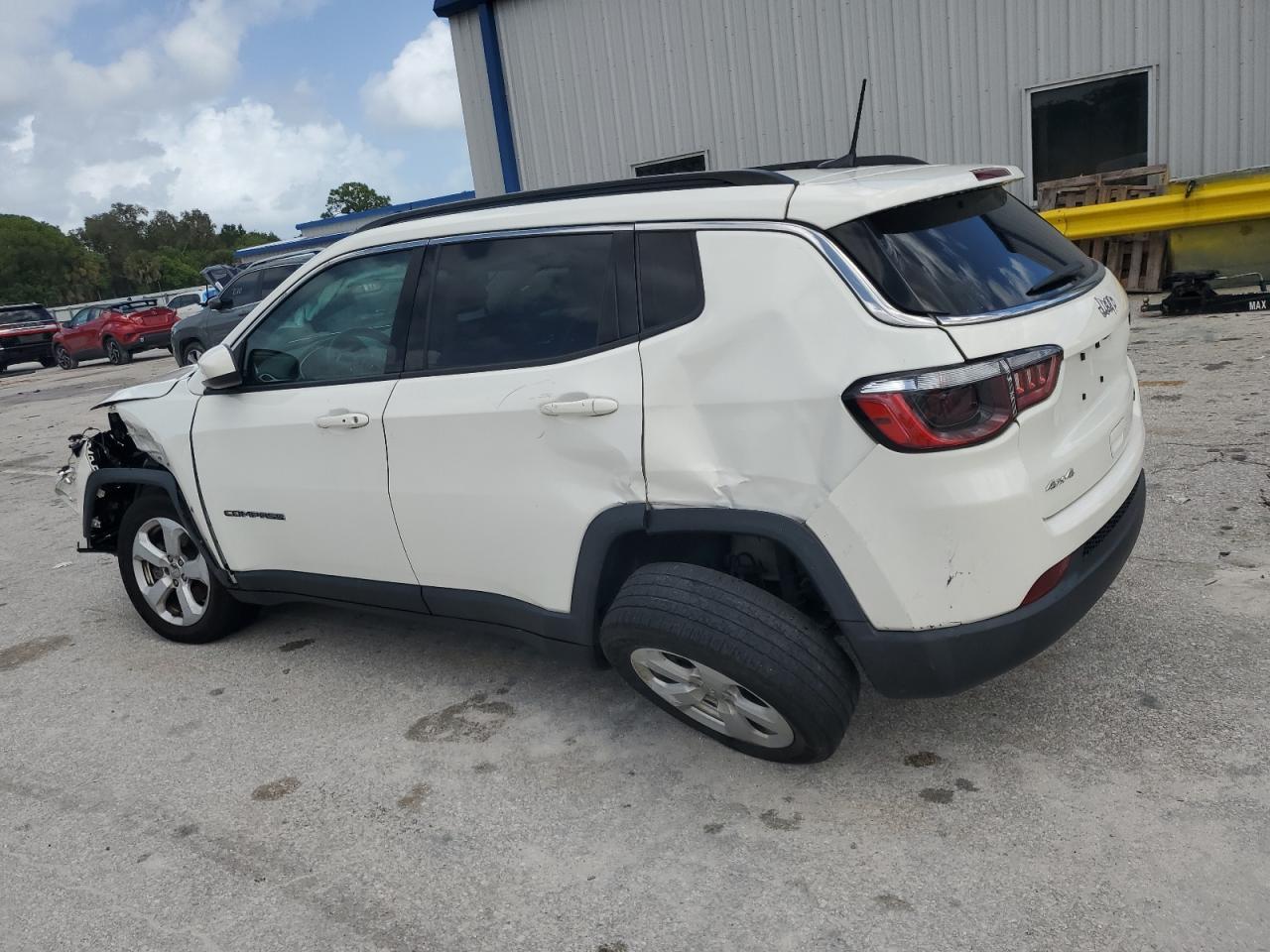 2021 Jeep Compass Latitude - Фото 2