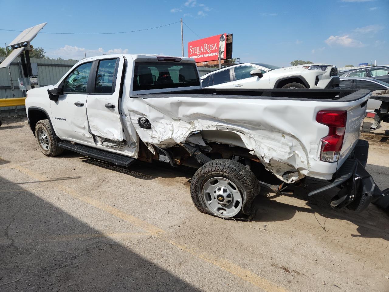 2021 Chevrolet Silverado - Фото 2