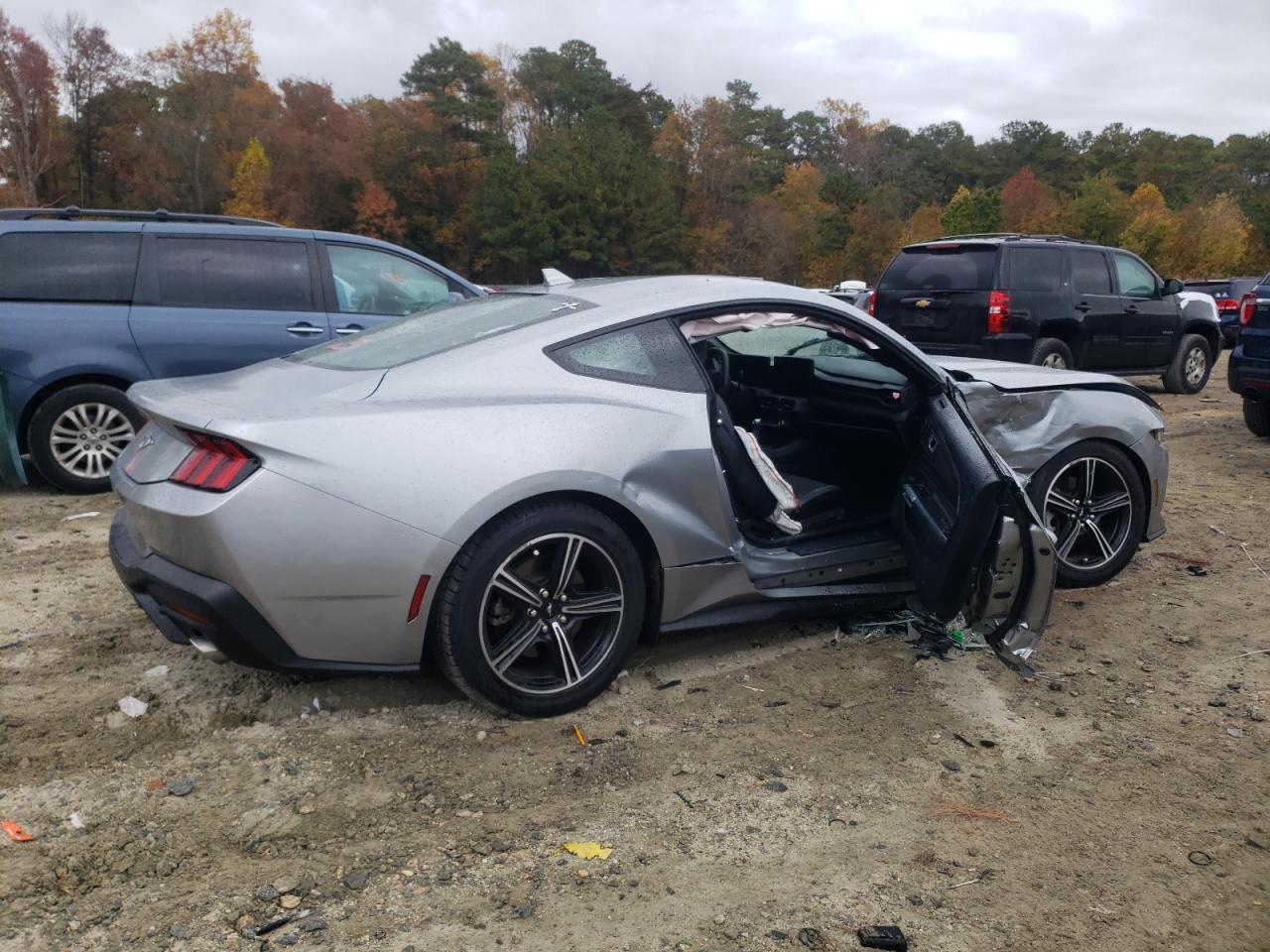 2024 Ford Mustang - Image 3