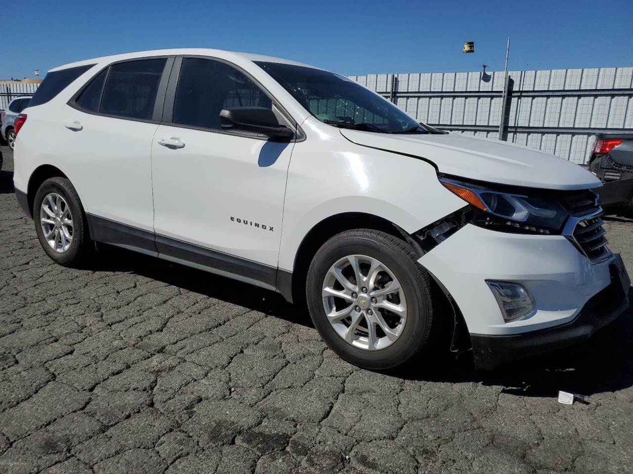 2020 Chevrolet Equinox Ls - Фото 4
