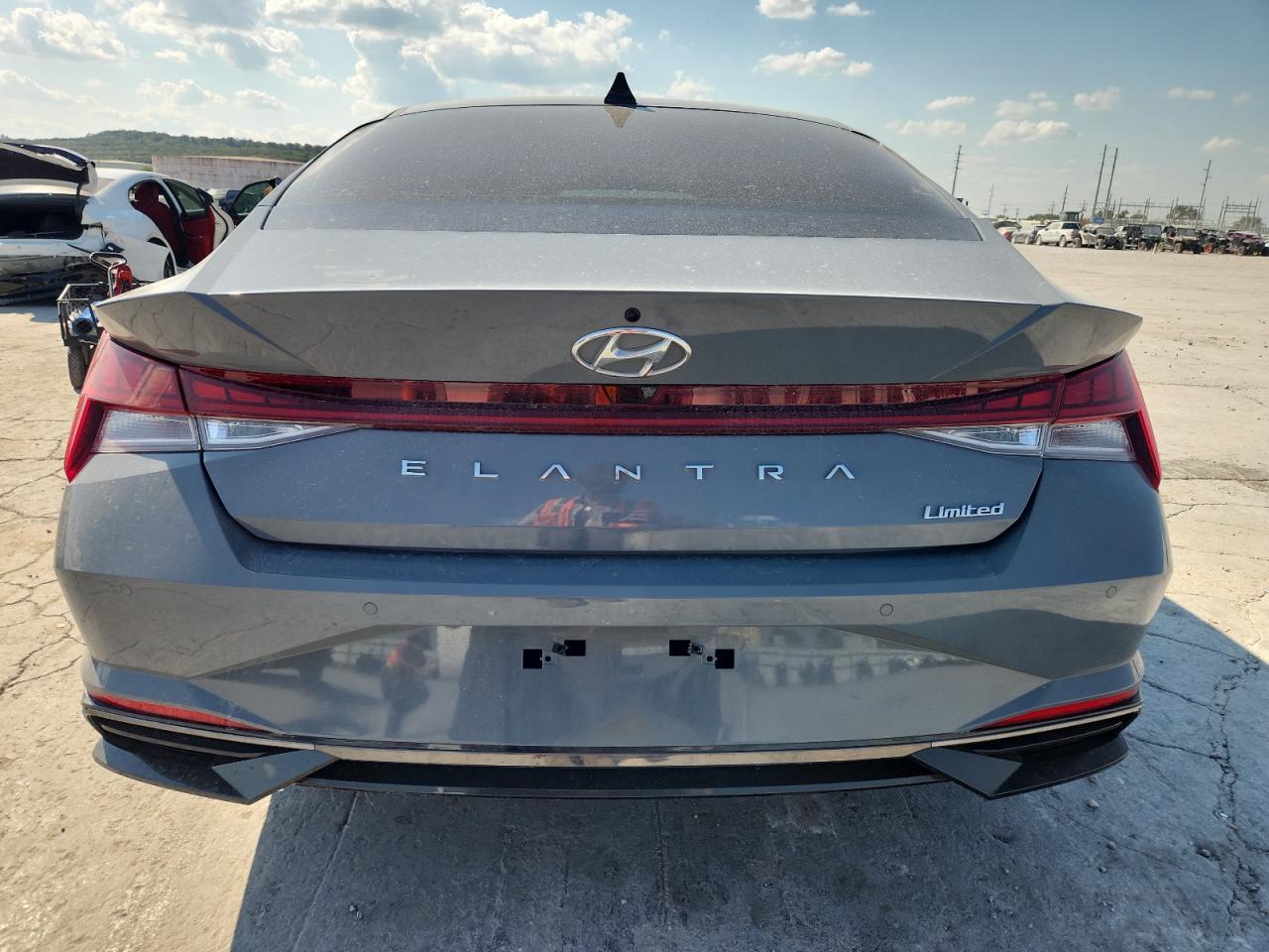 2023 Hyundai Elantra Limited - Image 6