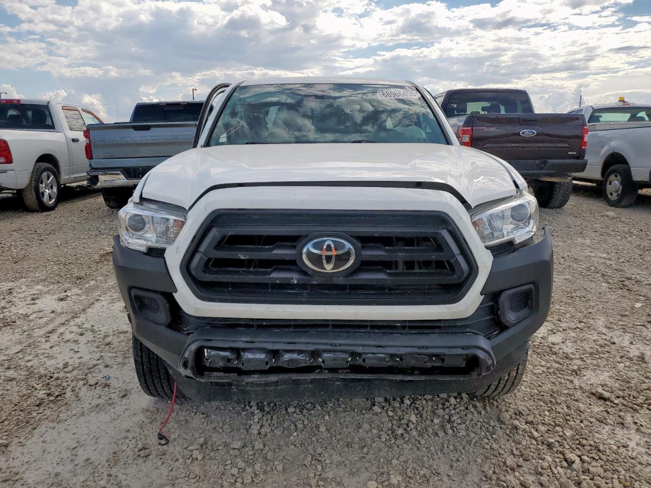 2022 Toyota Tacoma Access Cab - Image 5