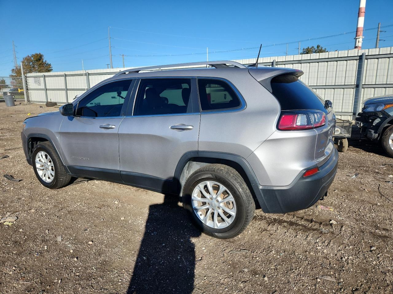 2019 Jeep Cherokee Latitude - Image 2