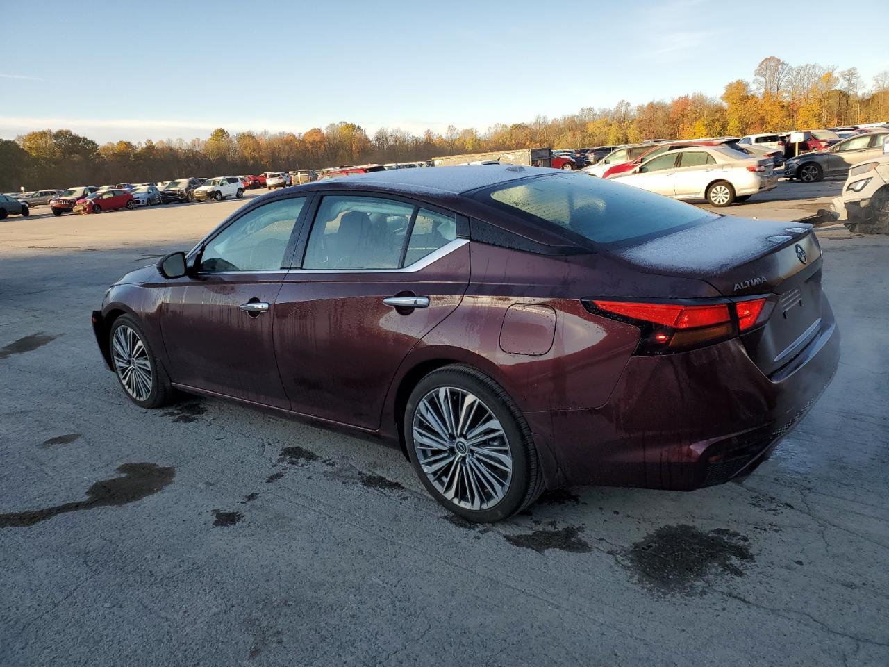 2024 Nissan Altima Sl - Image 2