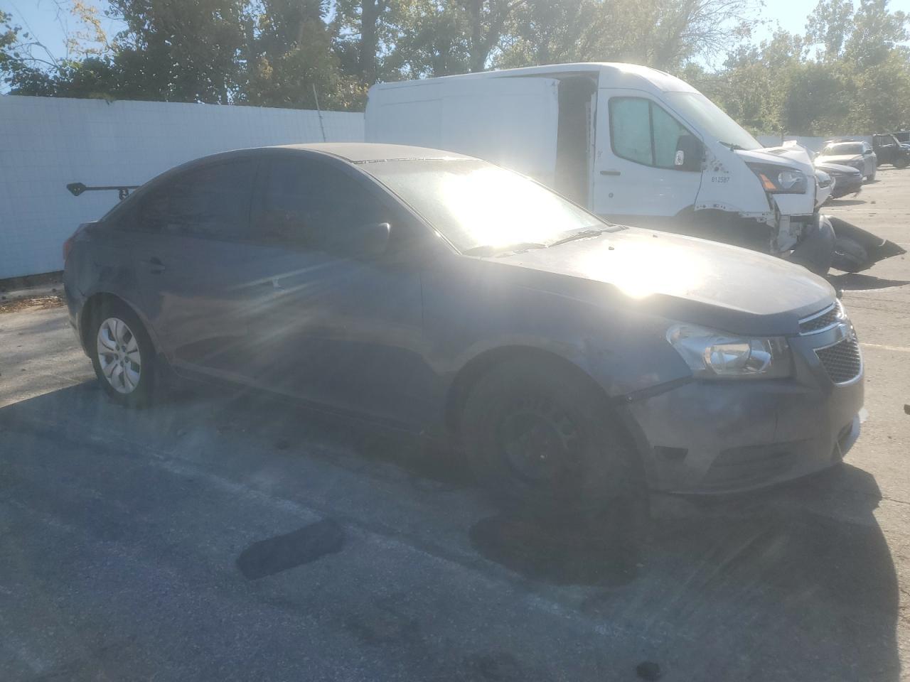 2014 Chevrolet Cruze Ls - Фото 4