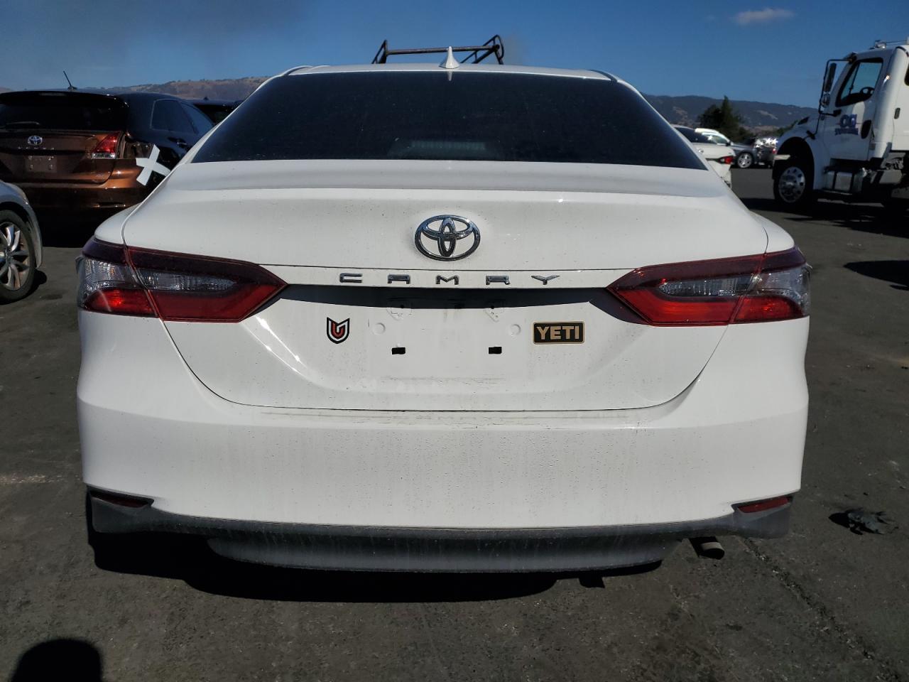 2023 Toyota Camry Le - Фото 6