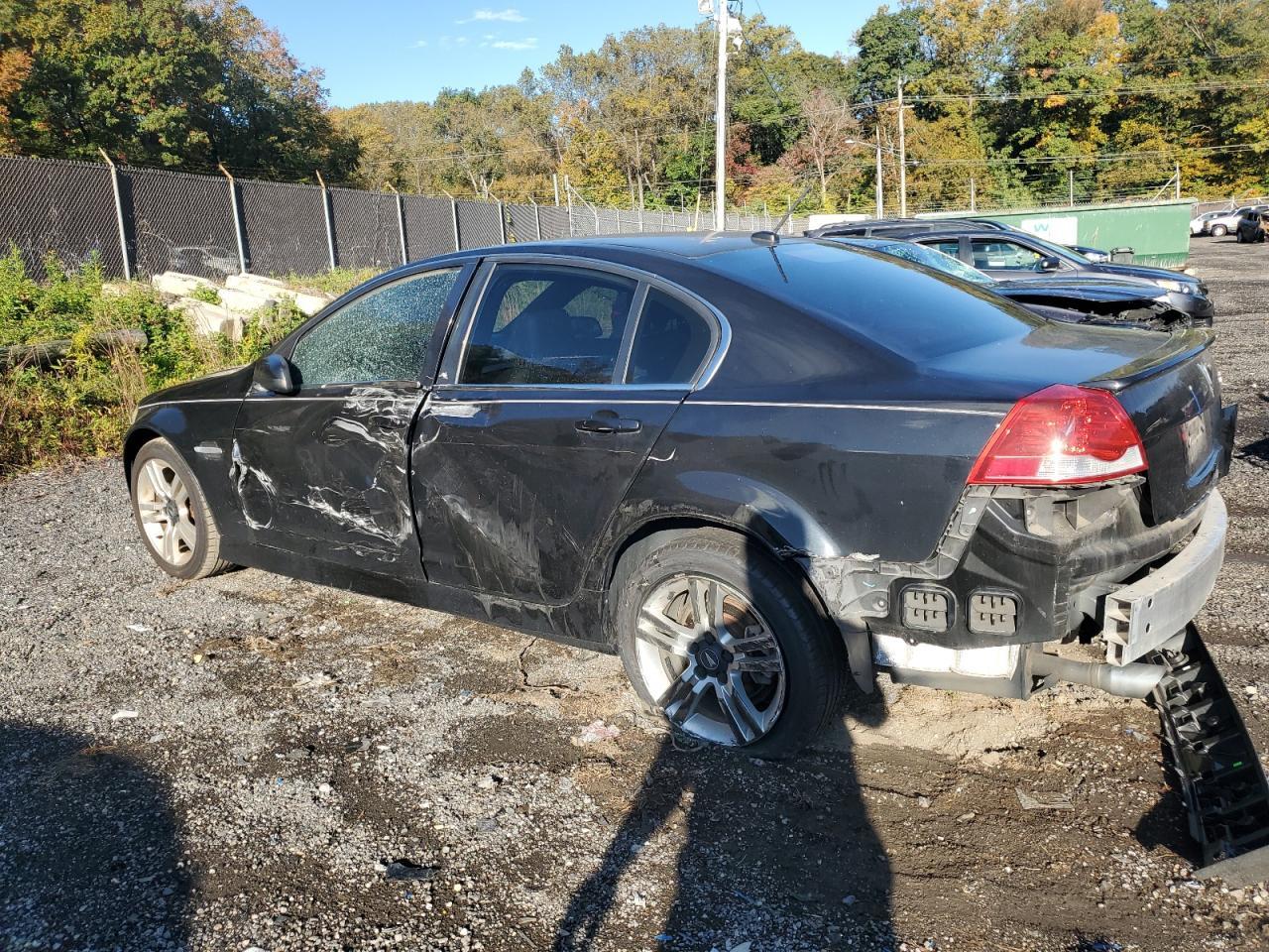 2009 Pontiac G8 - Image 2