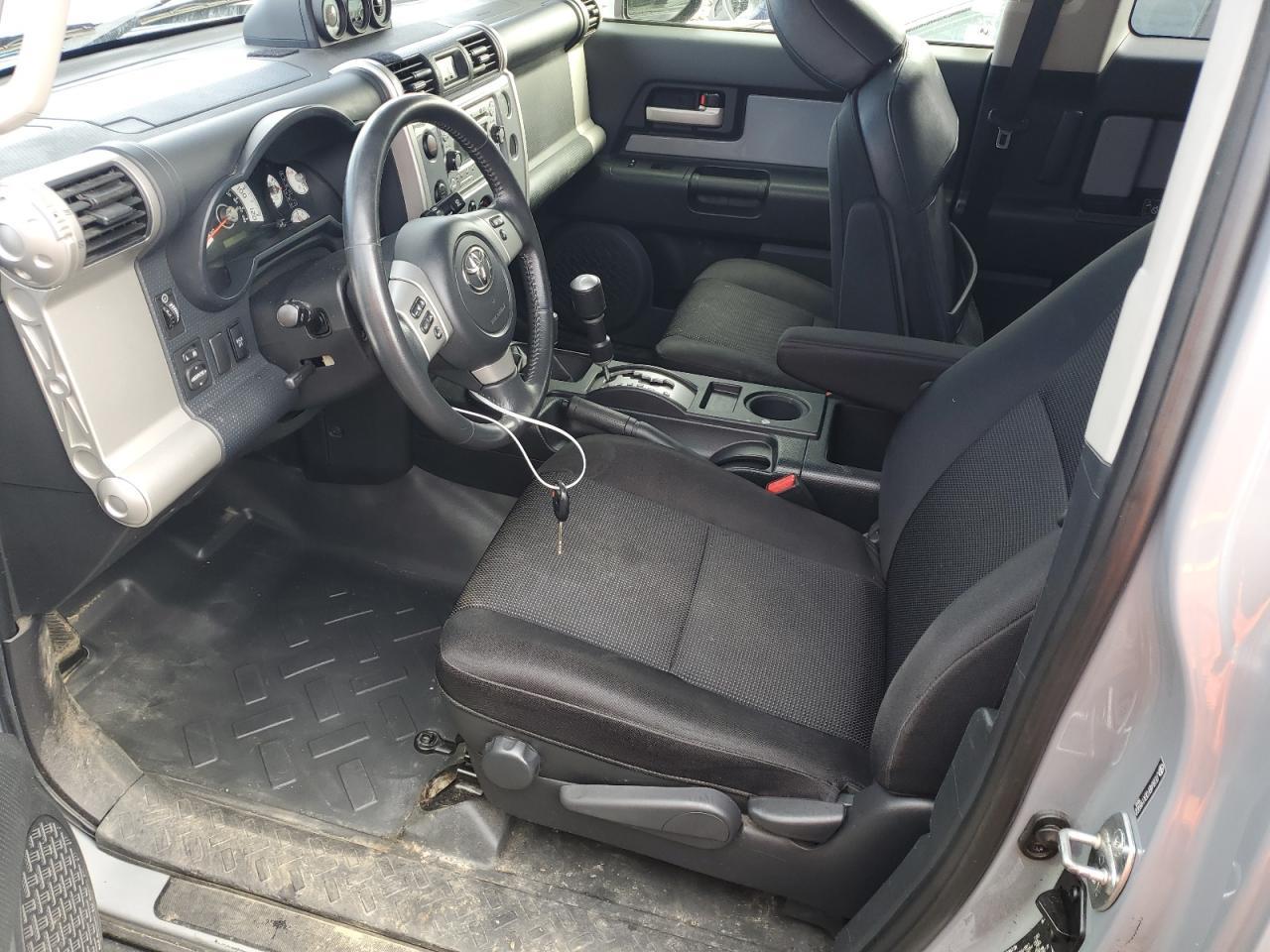 2014 Toyota Fj Cruiser - Image 7