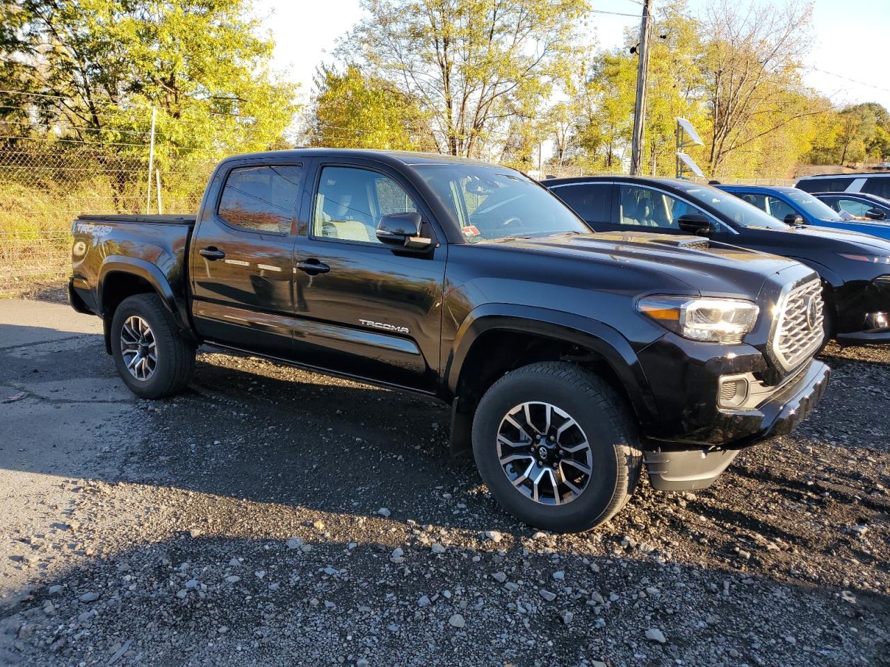 2023 Toyota Tacoma Double Cab - Image 4