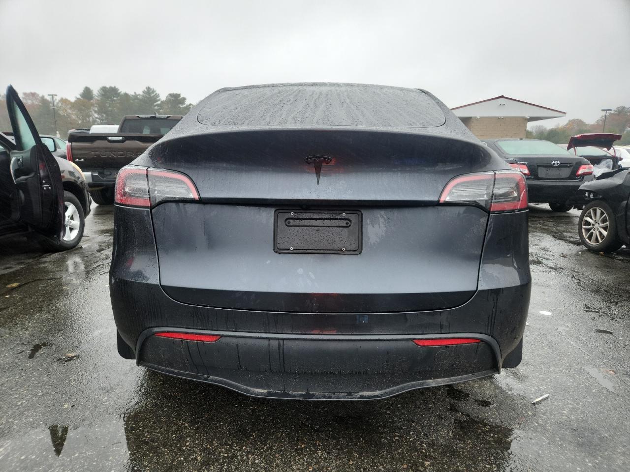 2024 Tesla Model Y - Фото 6