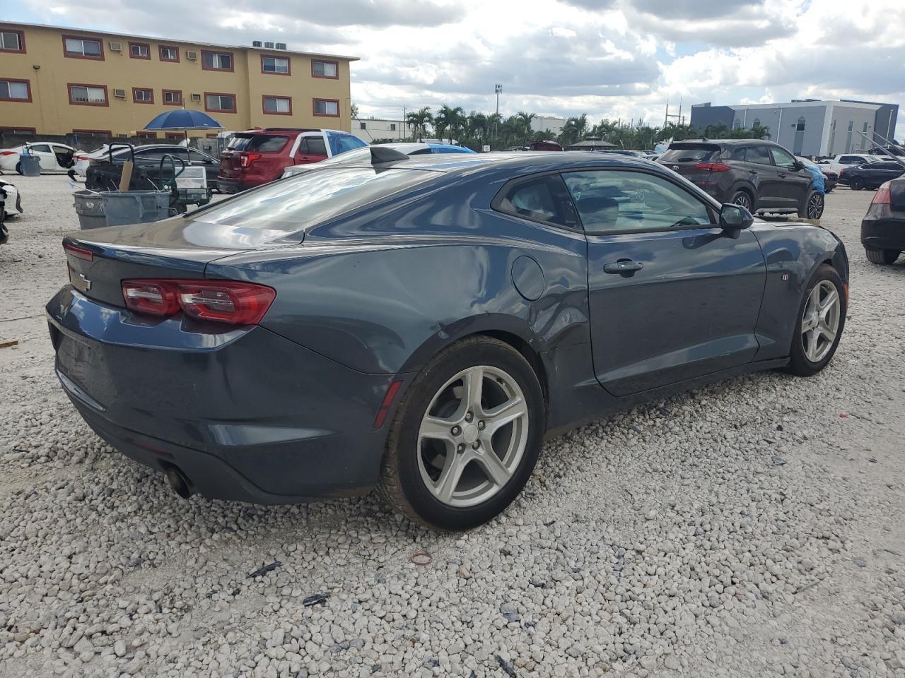 2019 Chevrolet Camaro Ls - Фото 3