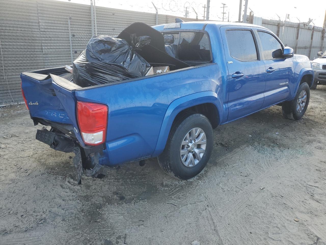 2017 Toyota Tacoma Double Cab - Image 3