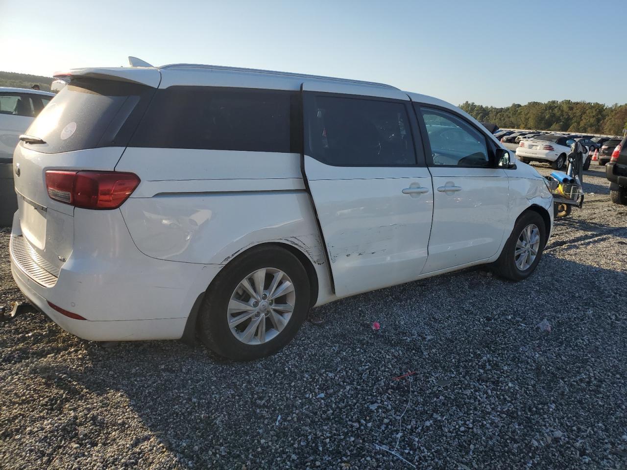 2016 Kia Sedona Lx - Фото 3