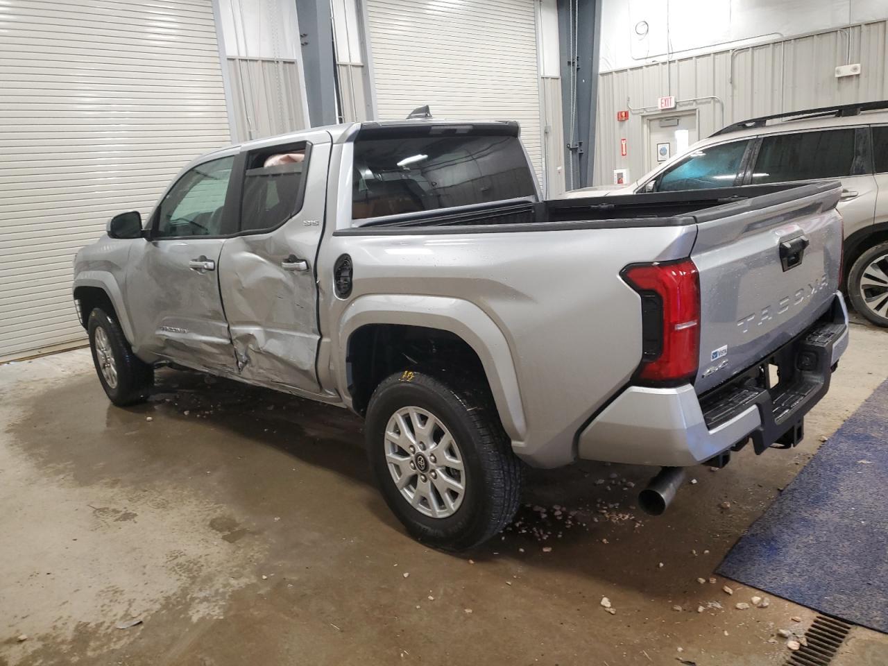 2025 Toyota Tacoma Double Cab - Image 2