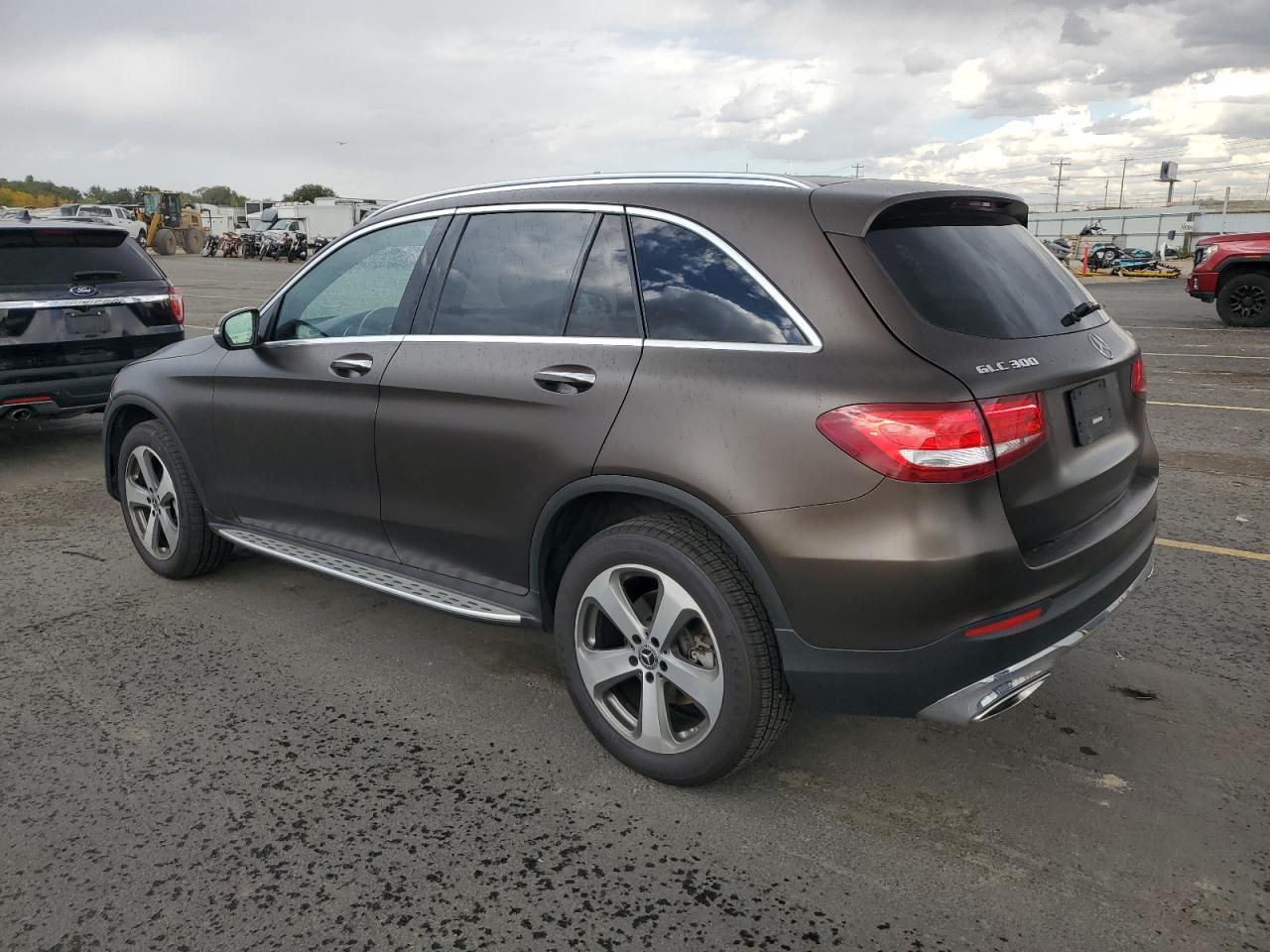 2017 Mercedes-Benz Glc 300 4Matic - Image 2