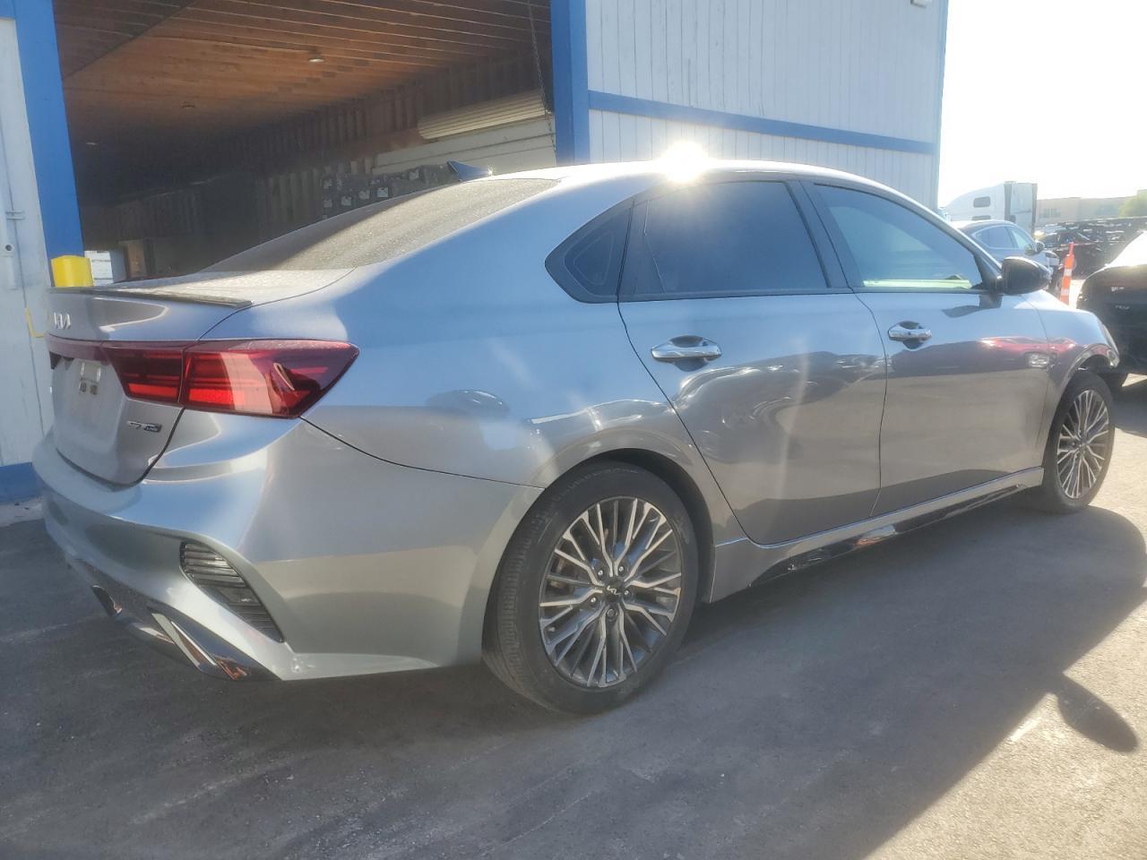 2024 Kia Forte Gt Line - Фото 3