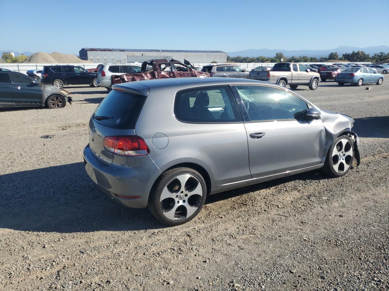 2013 Volkswagen Golf - Image 3