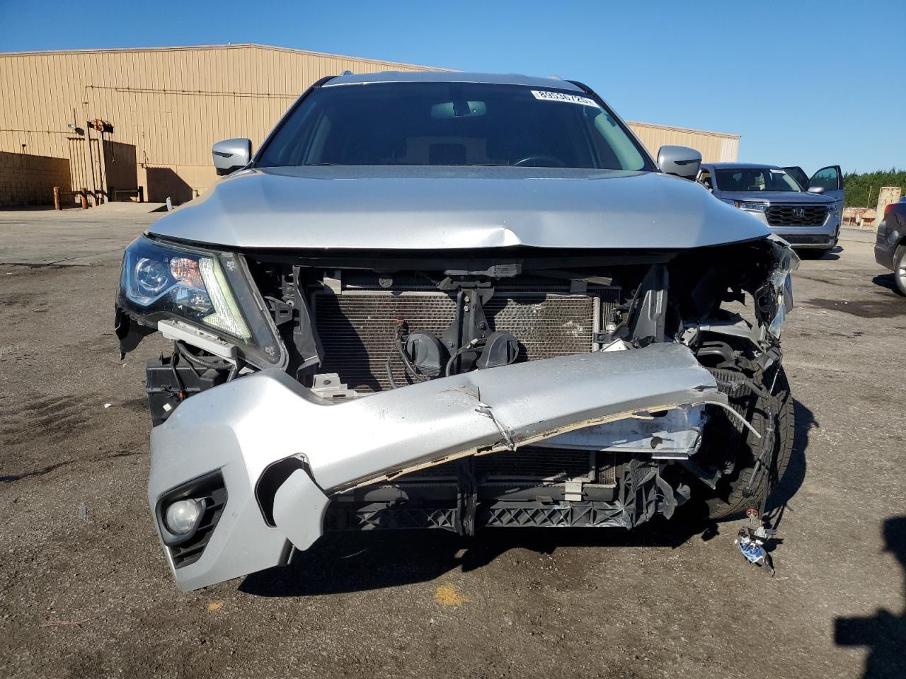 2019 Nissan Pathfinder S - Фото 5
