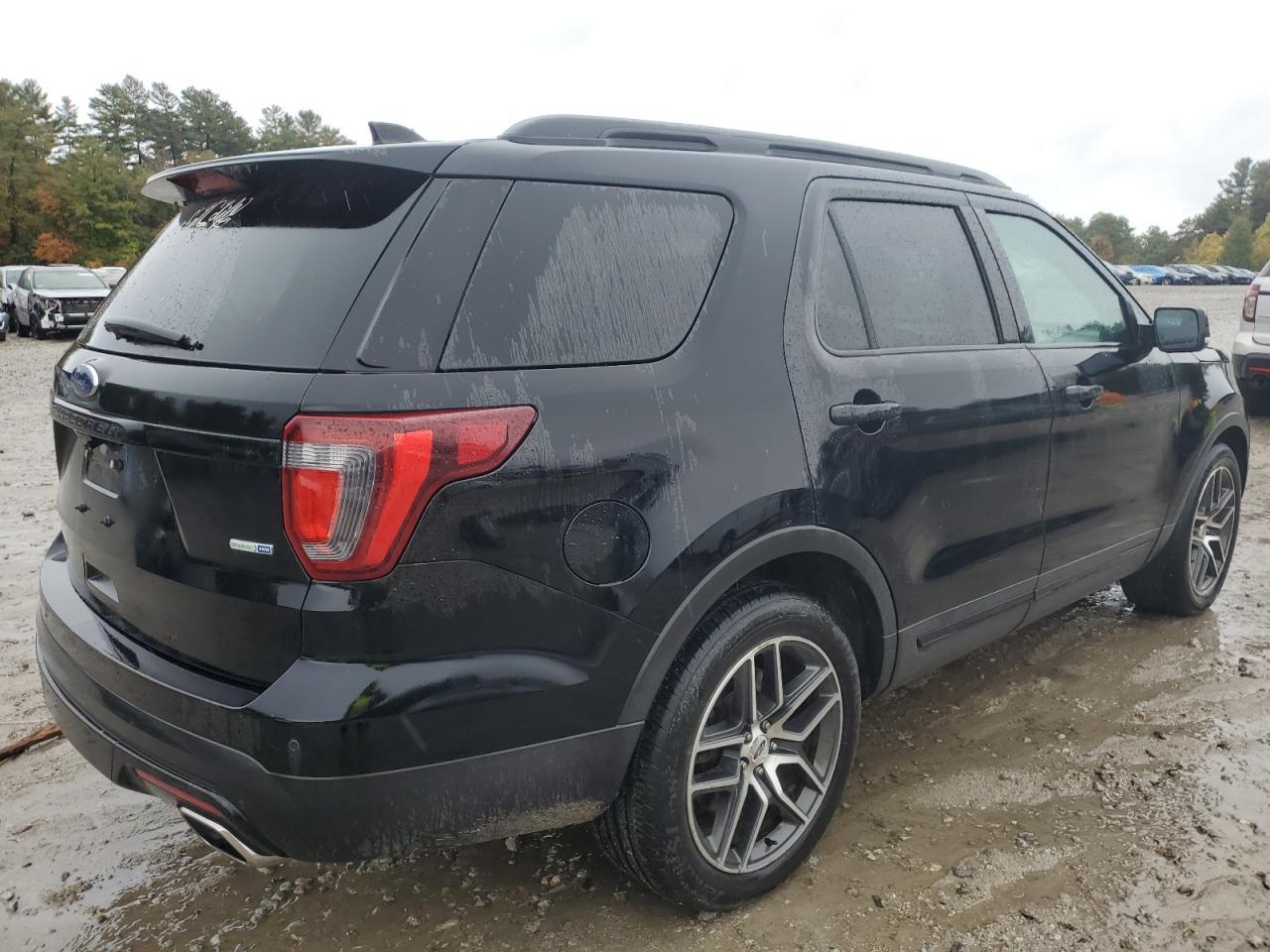 2017 Ford Explorer Sport - Image 3