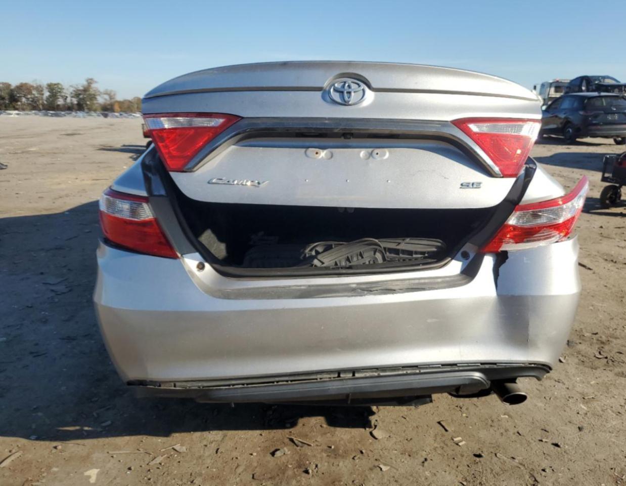 2017 Toyota Camry Le - Image 6