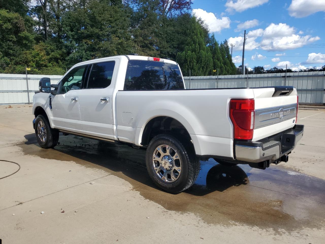 2022 Ford F250 Super Duty - Image 2