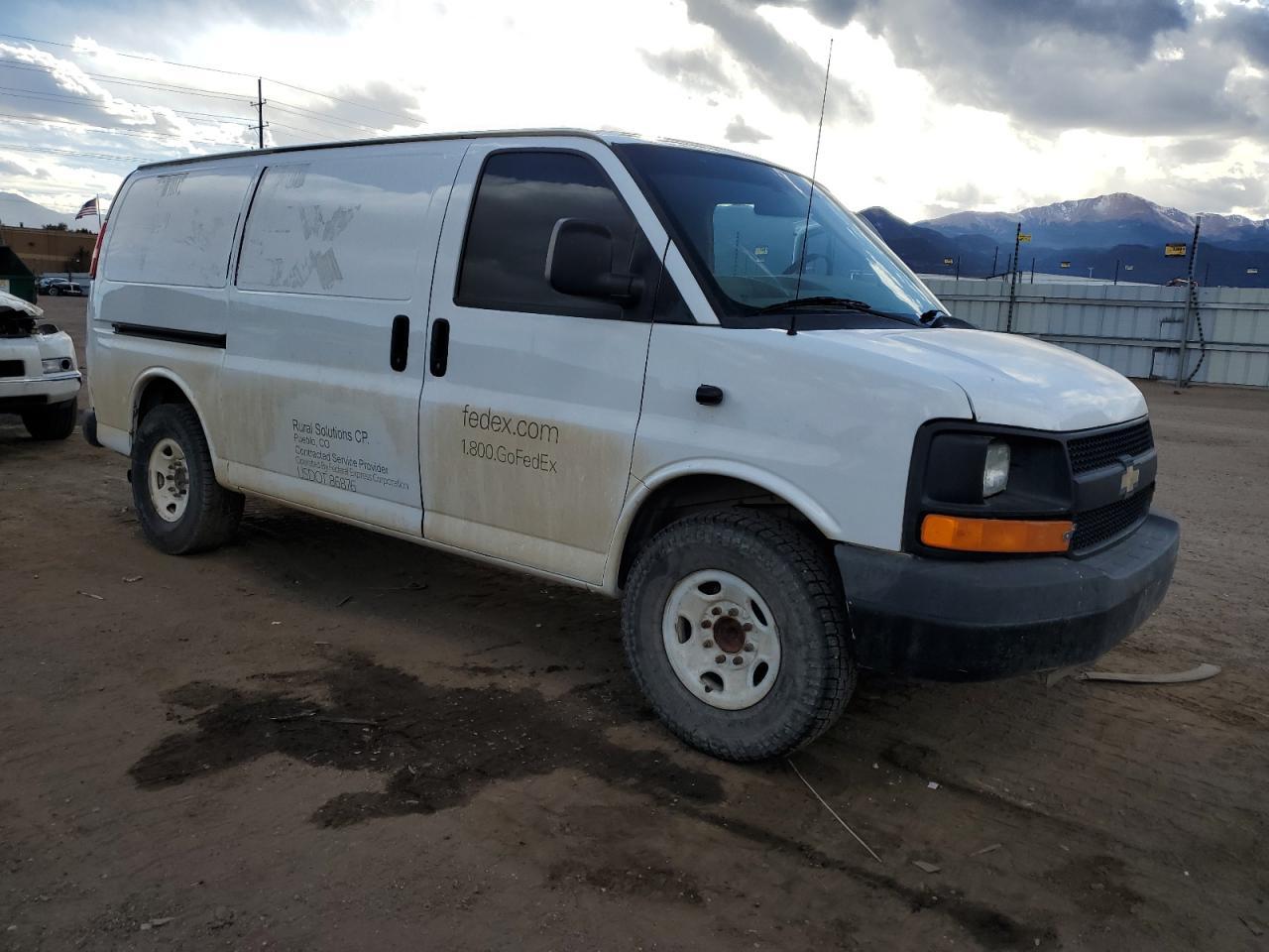 2015 Chevrolet Express 3500 Delivery Van - Image 4