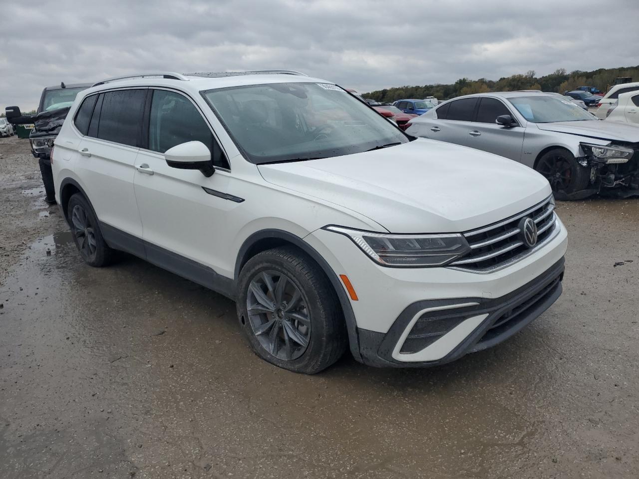 2022 Volkswagen Tiguan Se - Фото 4