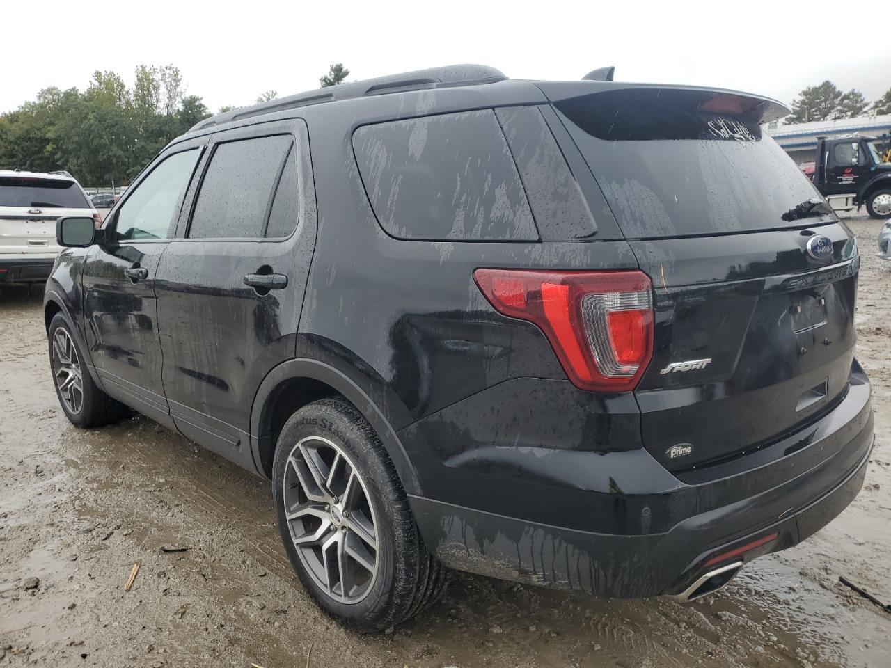 2017 Ford Explorer Sport - Image 2
