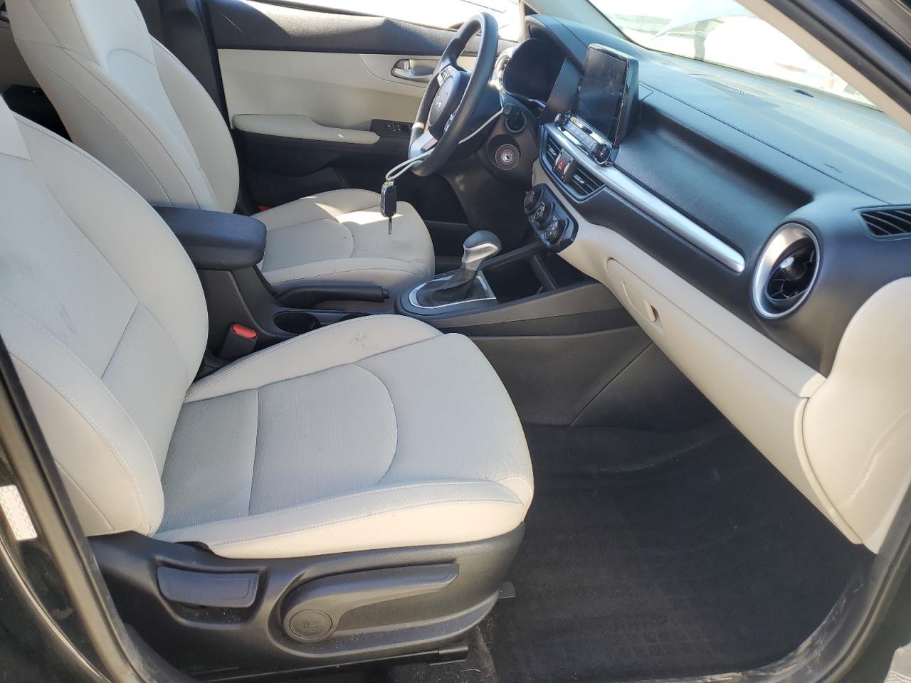 2023 Kia Forte Lx - Image 7