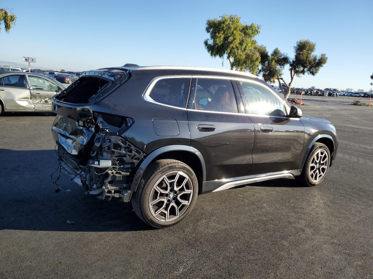 2023 BMW X1 xDrive28I - Image 3