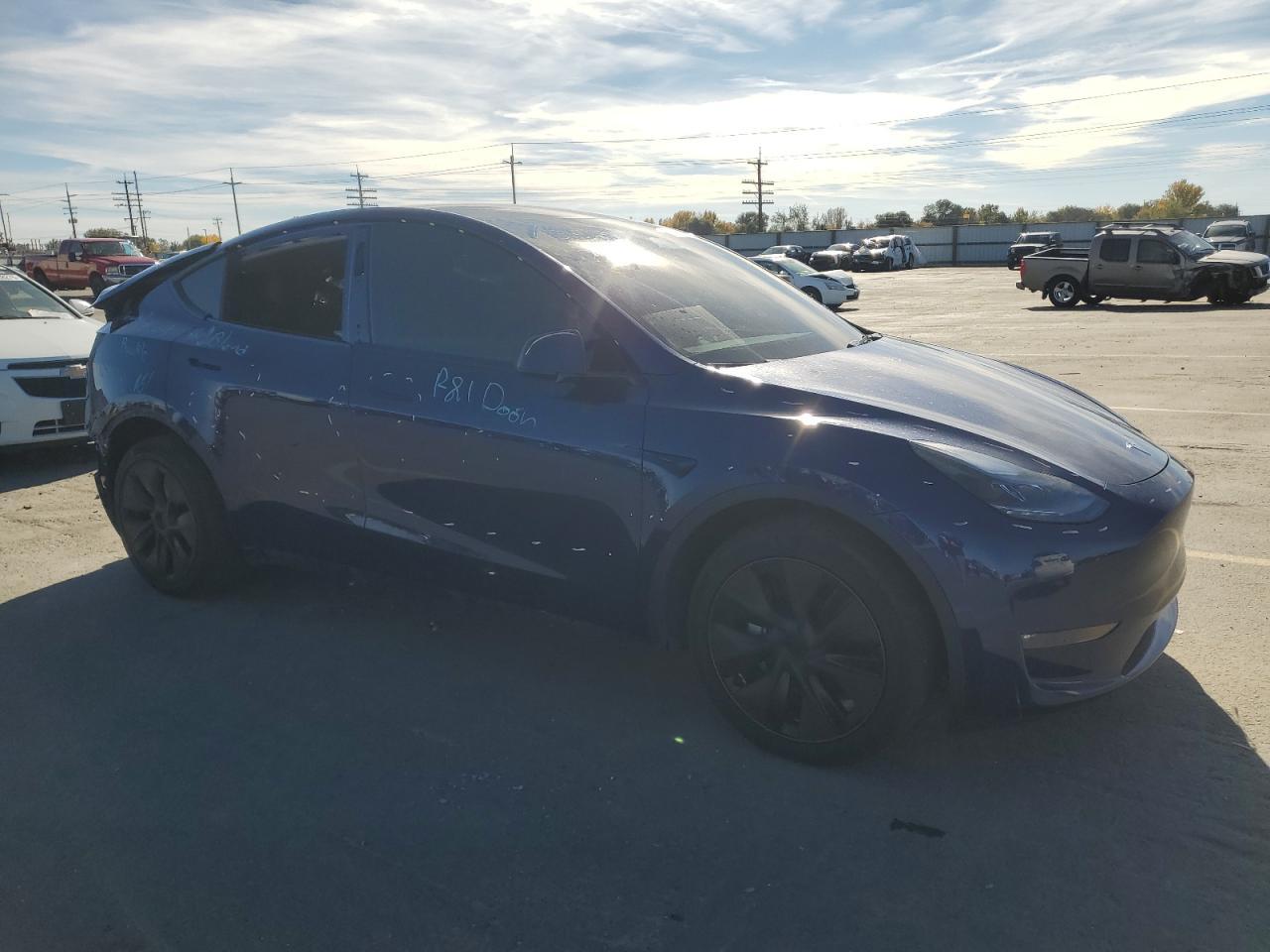 2025 Tesla Model Y - Фото 4