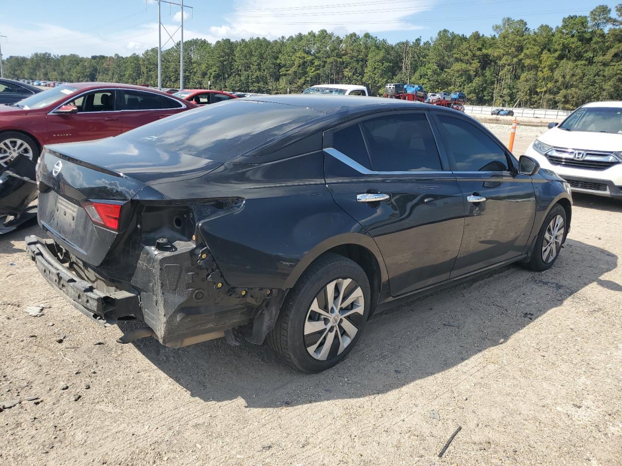 2021 Nissan Altima S - Image 3