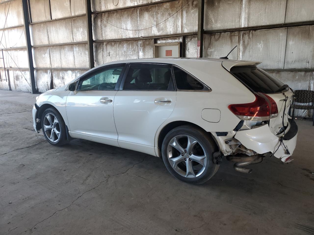 2014 Toyota Venza Le - Image 2