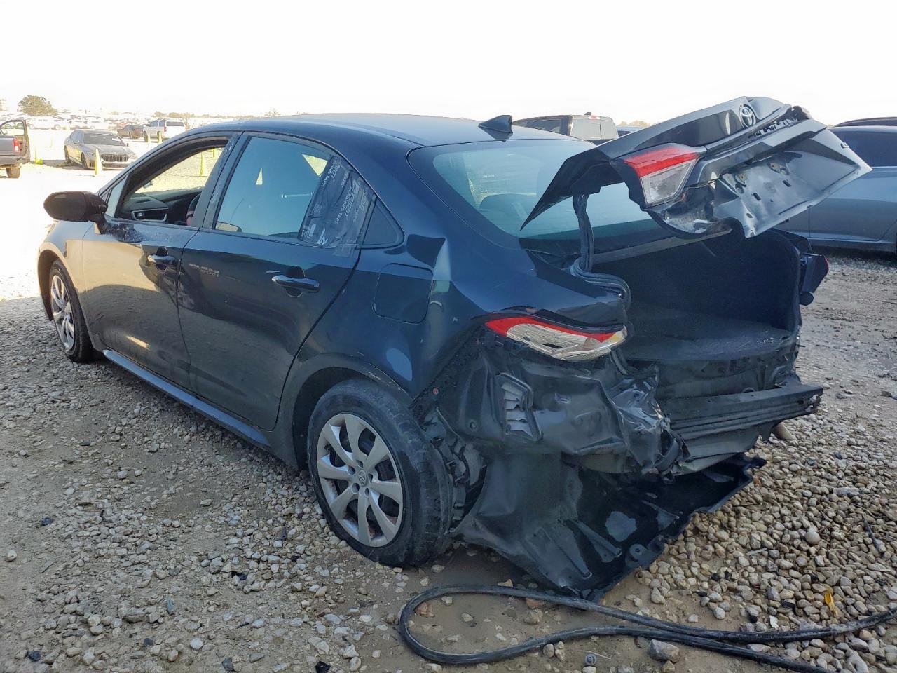 2021 Toyota Corolla Le - Фото 2
